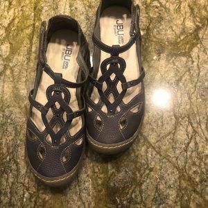 JBU shoes by Jambi